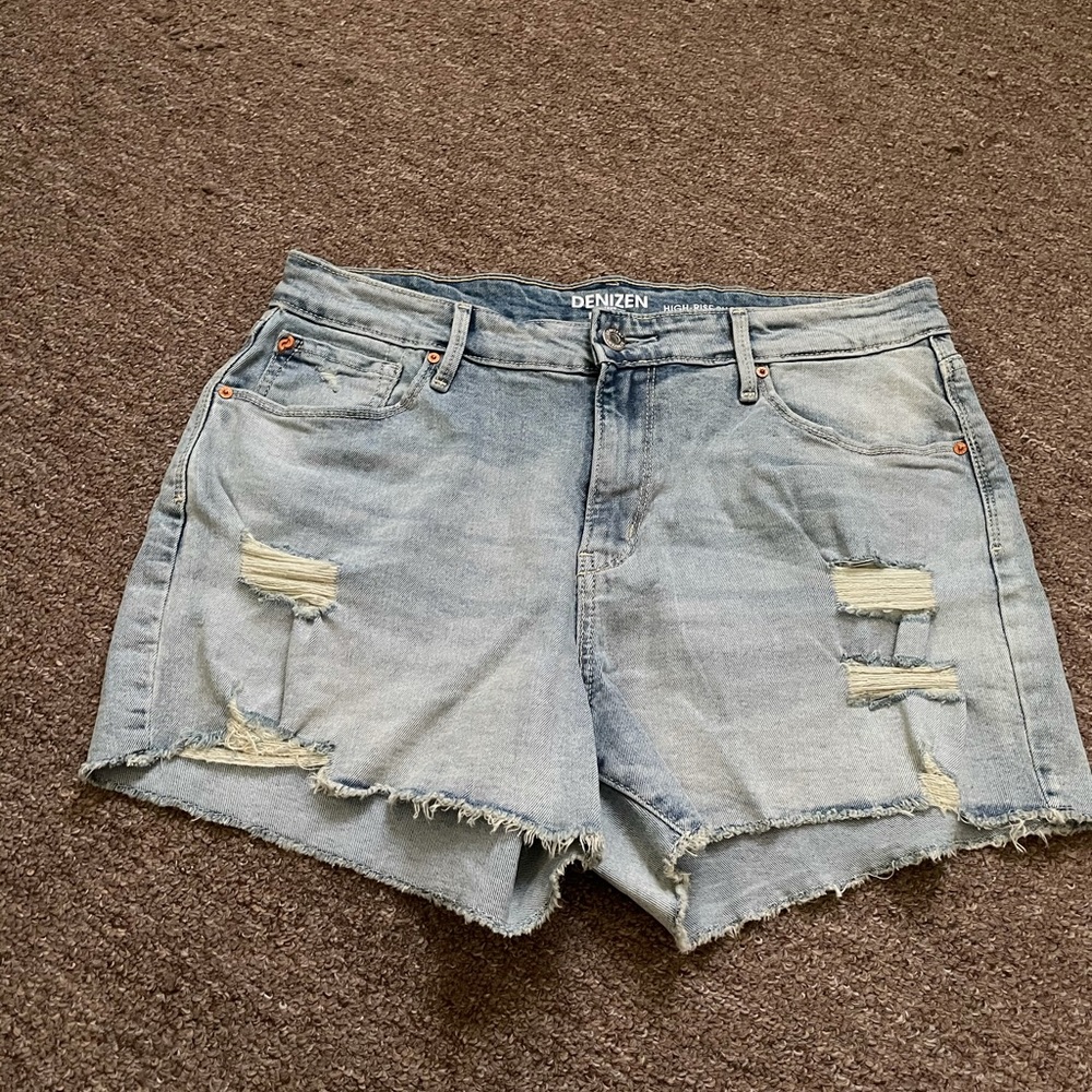 •Denizen • High Rise Distressed Jean Shorts 12/31